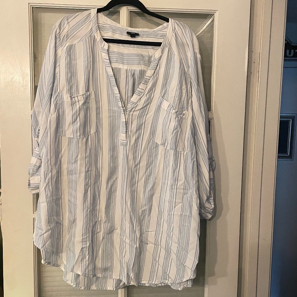 Torrid  Pull-On Flowy Top